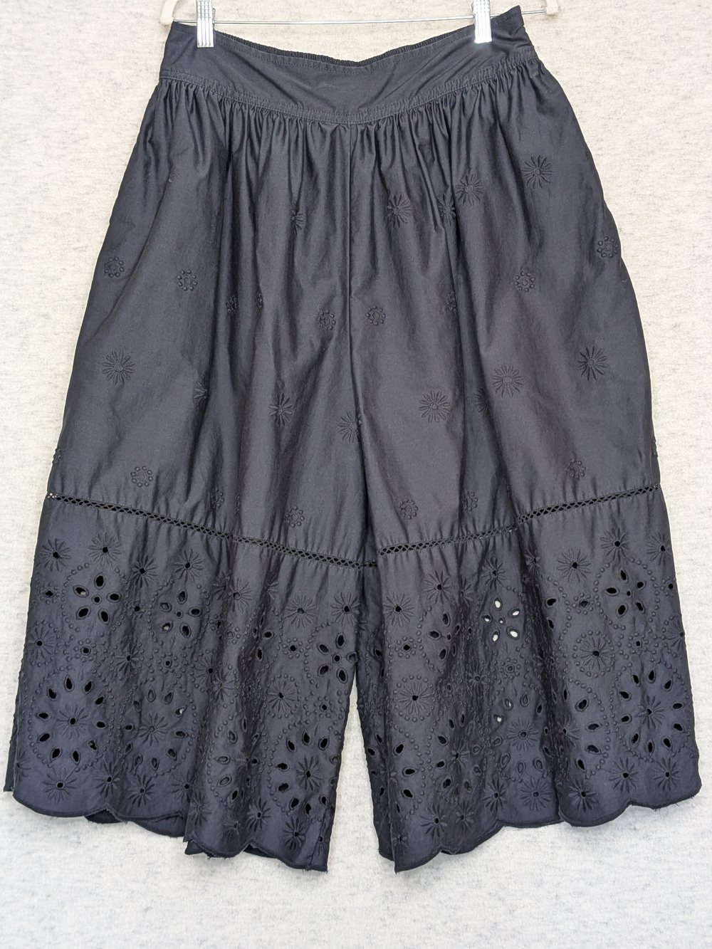 Maeve By Anthro Embroidered Skirty Culottes Eyelet Wide-Leg Dark Navy Sz M - Picture 2 of 14
